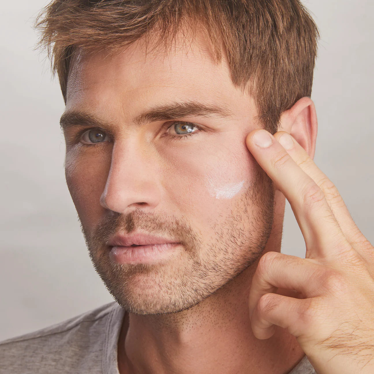 COMPLETELY SHEER, WHITE CAST-FREE SPF Total Protection™ No-Show™ Mineral Sunscreen SPF 50